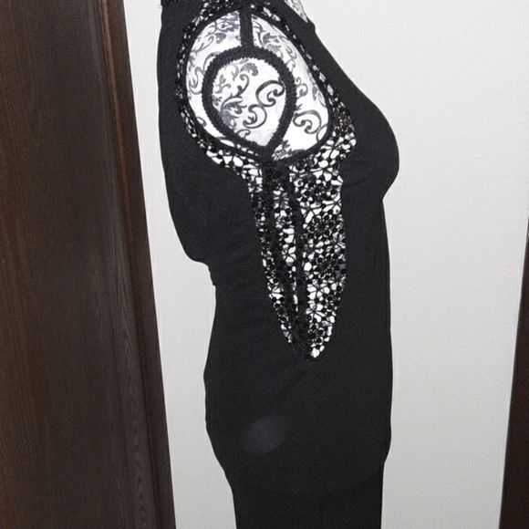 La Reyna Little Black Dress - Picture 3 of 8